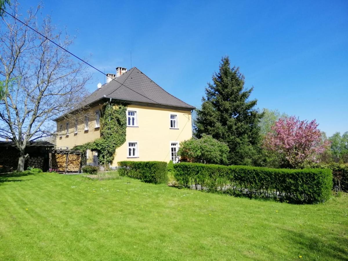 Apartman Fara Vcelakov Zewnętrze zdjęcie